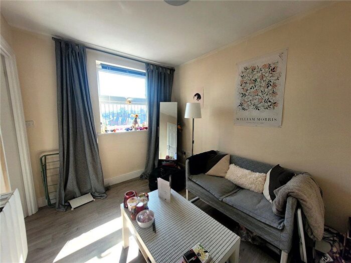 1 Bedroom Flat To Rent In High Street, Egham, Surrey, TW20