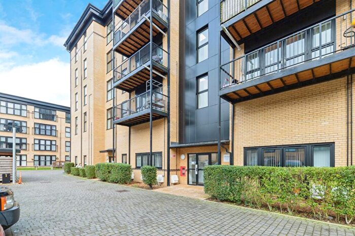 1 Bedroom Flat For Sale In Giles Crescent, Stevenage, SG1