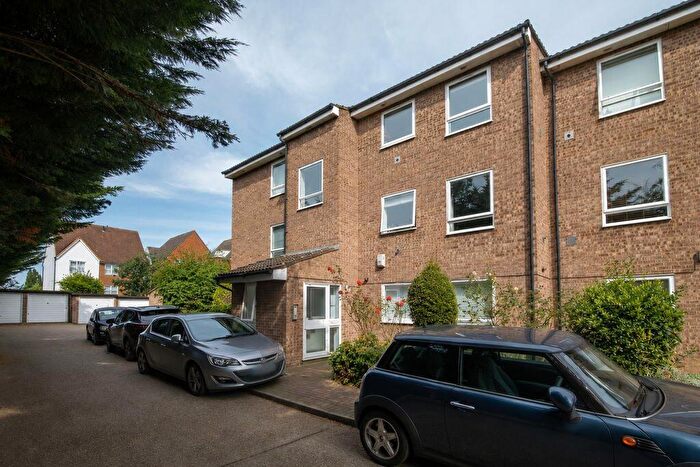 2 Bedroom Flat For Sale In Carlton Road, Sidcup, DA14