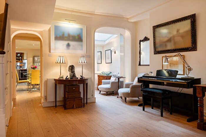4 Bedroom Terraced House For Sale In Holland Street, Campden Hill, W8
