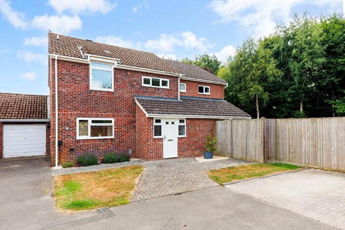4 Bedroom Detached House For Sale In De Montfort Grove, Hungerford, Berkshire, ., RG17