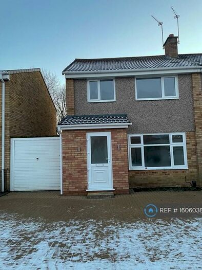 3 Bedroom Semi-Detached House To Rent In Townsend Close, Leicester, LE4