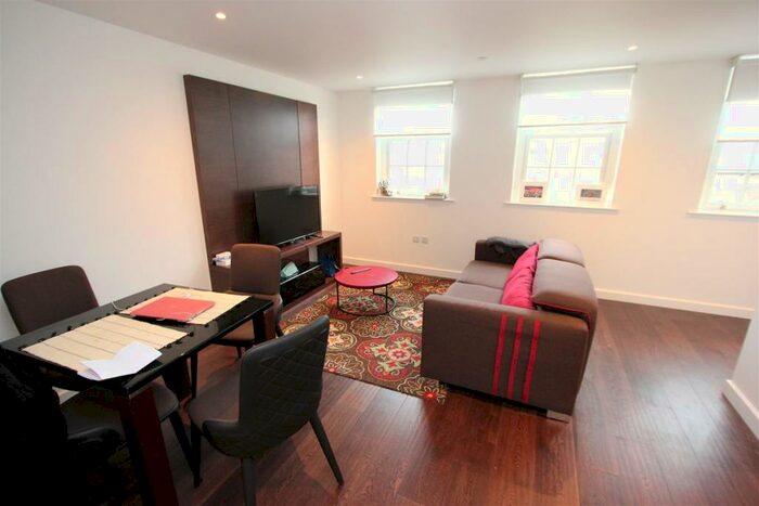 2 Bedroom Apartment To Rent In Queen Victoria Terrace, Sovereign Court, Wapping, E1W