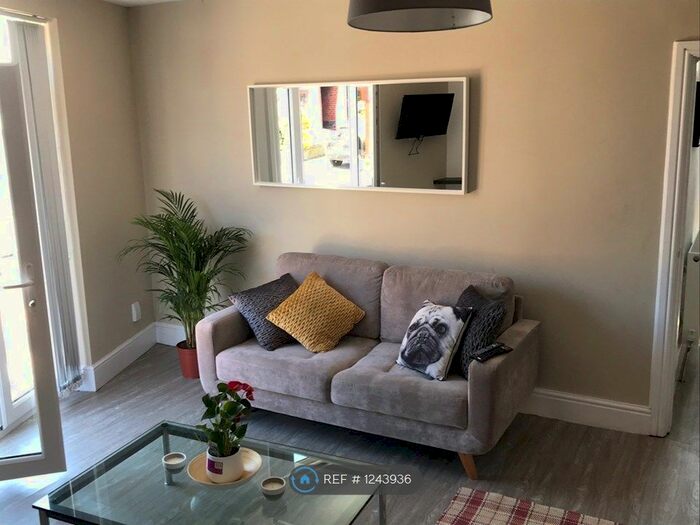 6 Bedroom End Of Terrace House To Rent In Alderson Road, Sheffield S2