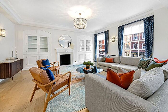 4 Bedroom Flat To Rent In Grosvenor Square, Mayfair, London, W1K