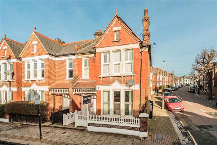 2 Bedroom Maisonette For Sale In Yukon Road, Clapham, SW12