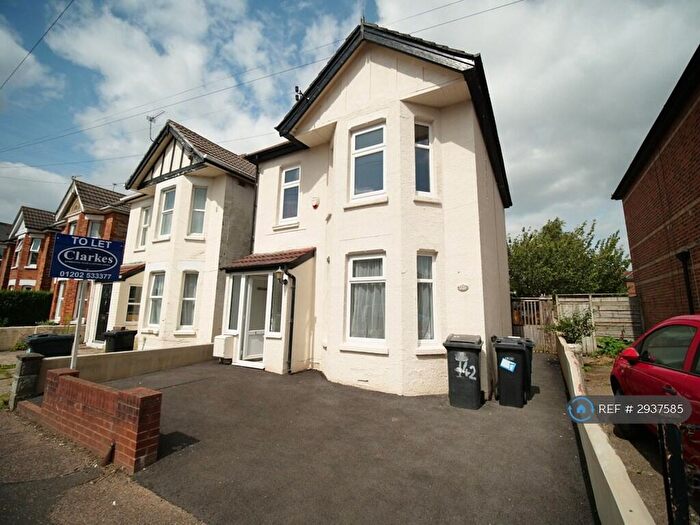 3 Bedroom Detached House To Rent In Shelbourne Road, Bournemouth, BH8