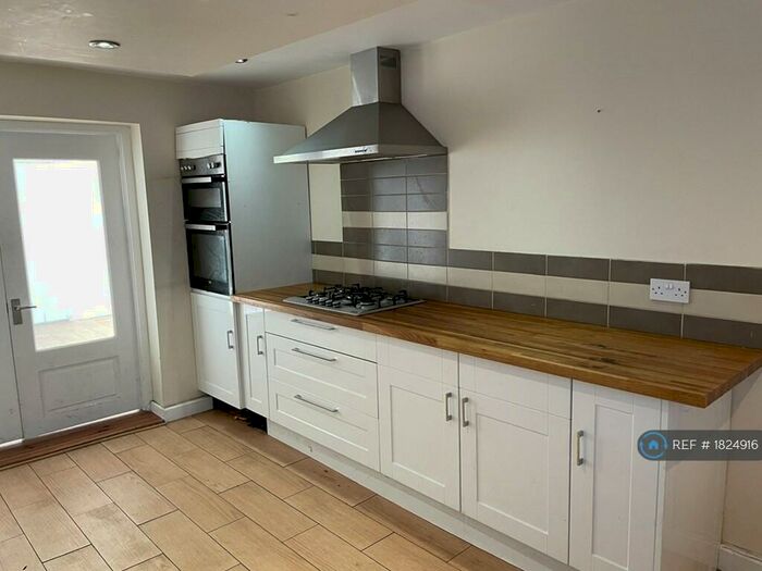 3 Bedroom Terraced House To Rent In Ayton Walk, Doncaster, DN5