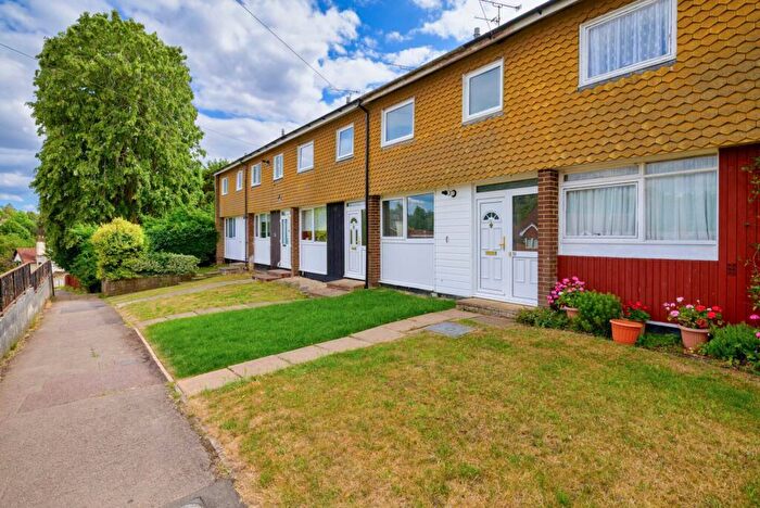 3 Bedroom Terraced House For Sale In Surley Row, Emmer Green, RG4