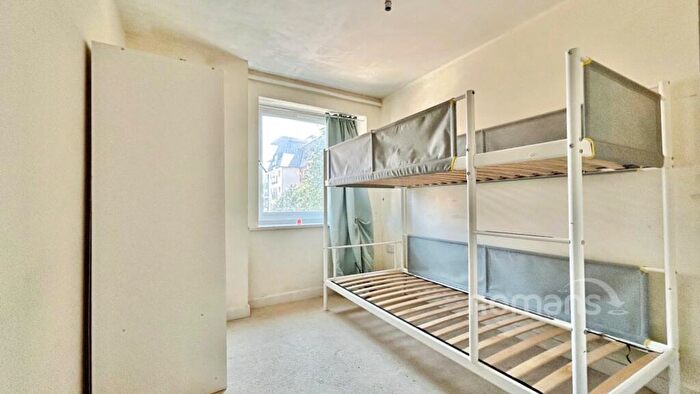 2 Bedroom Apartment For Sale In Winterthur Way, Basingstoke, Hampshire, RG21
