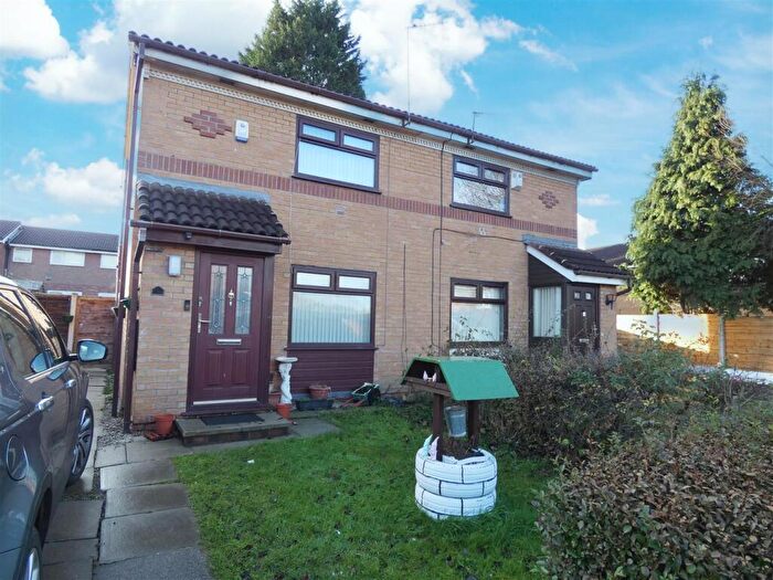 2 Bedroom Semi-Detached House To Rent In Westbrook Square, Manchester, M12