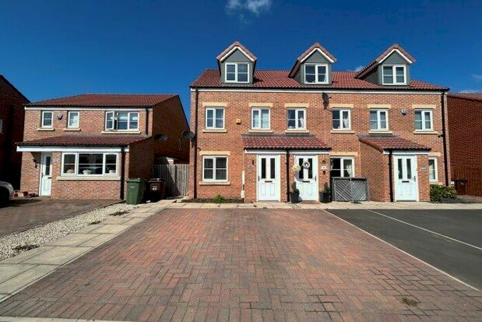 3 Bedroom Property To Rent In Ruby Street, Wakefield, WF1