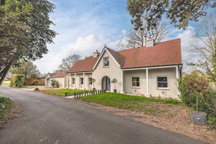 5 Bedroom Detached House For Sale In Horton Road, Datchet, SL3