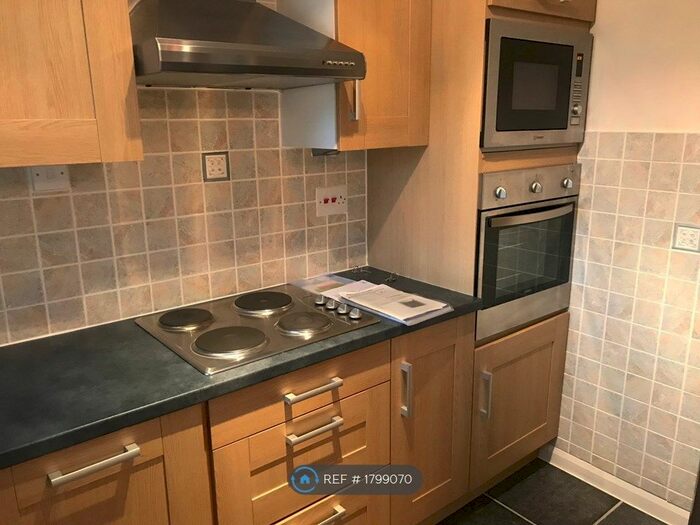 1 Bedroom Flat To Rent In Clarence Road, Fleet, GU51