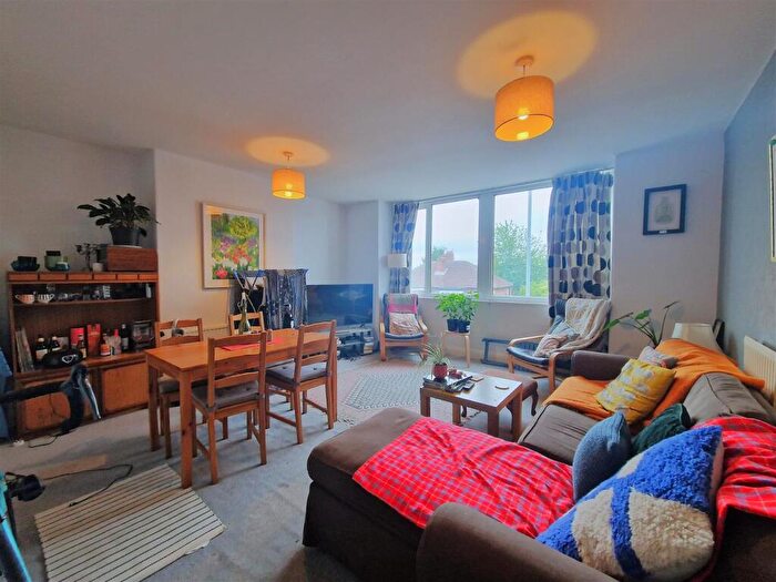 2 Bedroom Flat To Rent In Burley Road, Leeds, LS4