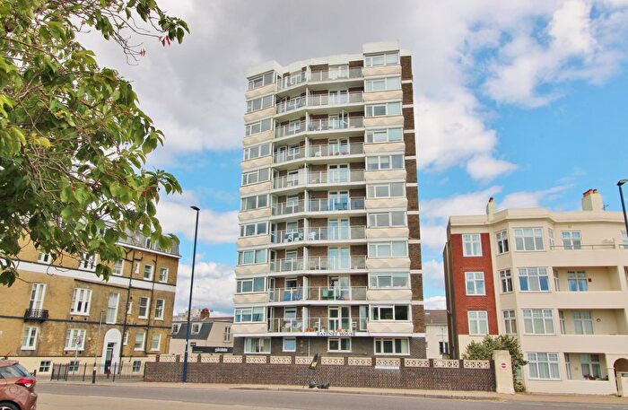 2 Bedroom Flat For Sale In South Parade, Southsea, PO5