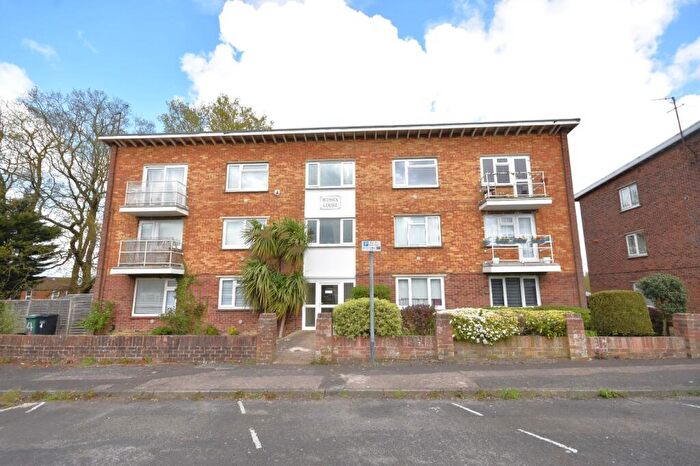 2 Bedroom Apartment For Sale In Wessex Court, Spiers Way, Horley, RH6