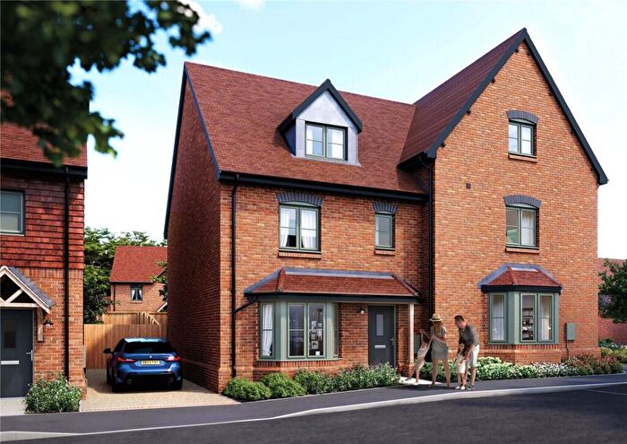 4 Bedroom Semi-Detached House For Sale In Bolley Avenue, The Green, Bordon, GU35