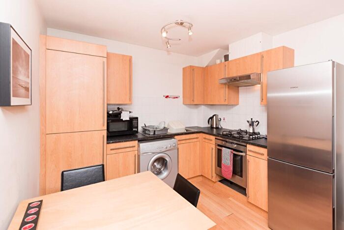 1 Bedroom Flat To Rent In Fraser Place, City Centre, Aberdeen, AB25