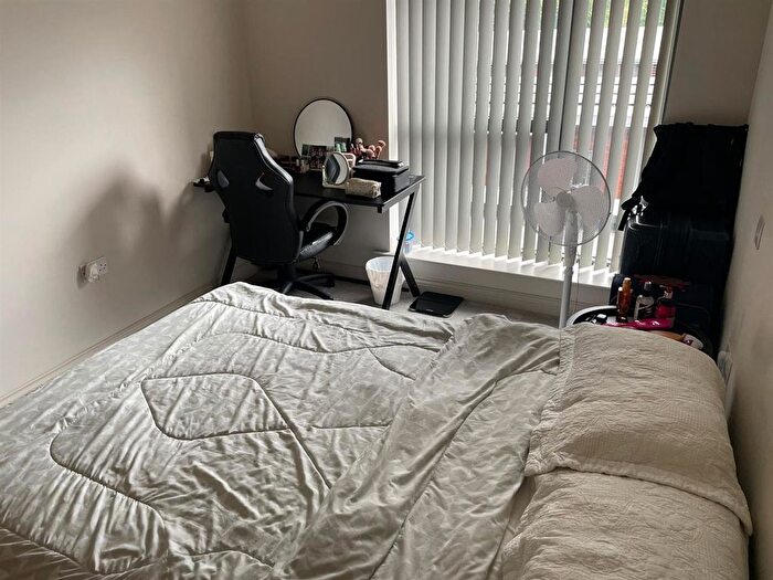 1 Bedroom Flat To Rent In North Street, Leeds, LS2