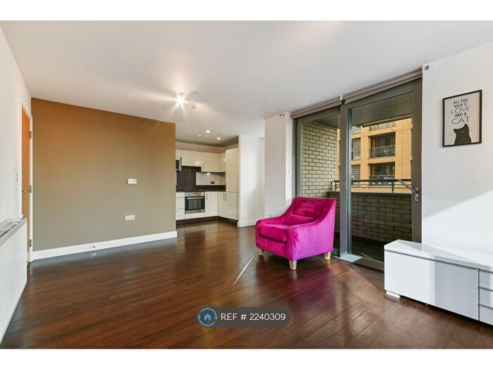 2 Bedroom Flat To Rent In Venice Corte, London, SE13