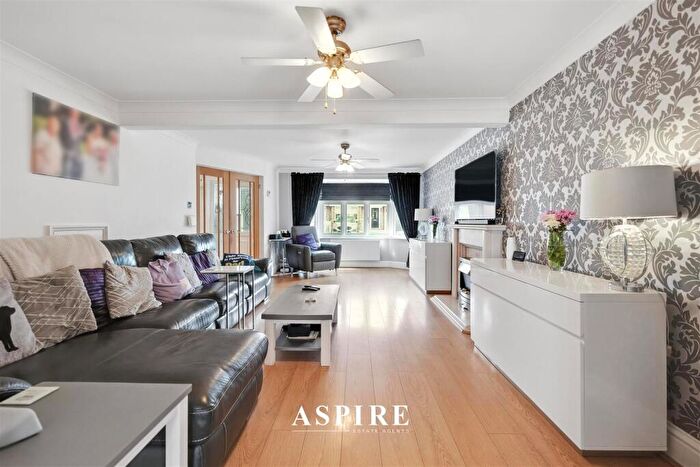 4 Bedroom Detached House For Sale In Video Presentation Inside - Tudor Avenue, Stanford-Le-Hope, SS17