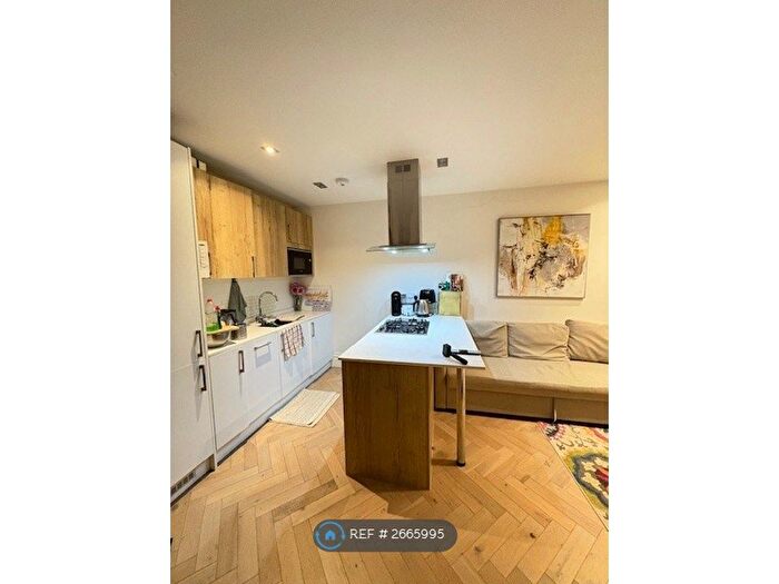 1 Bedroom Flat To Rent In St Mark Hill, Subiton, KT6