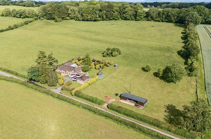 4 Bedroom Bungalow For Sale In Hensting Lane, Fishers Pond, SO50