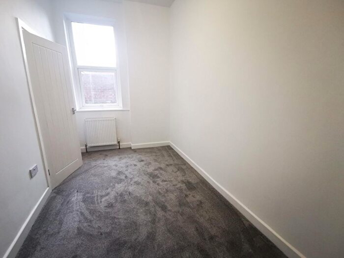 2 Bedroom Flat To Rent In Bensham Crescent, Gateshead, NE8