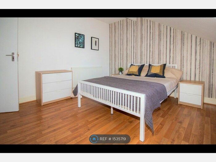 2 Bedroom Flat To Rent In Briar Road, Sheffield, S7