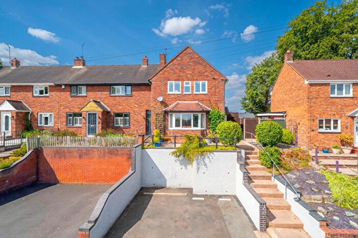 3 Bedroom Semi-Detached House For Sale In Edge View Walk, Kinver, DY7