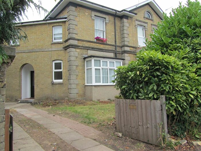 2 Bedroom Flat To Rent In Winchester Road, Southampton, Hampshire, SO16