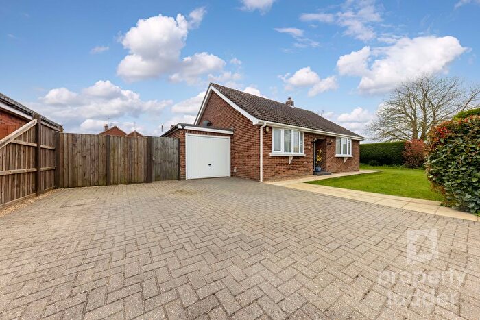 2 Bedroom Detached Bungalow For Sale In Ivy Road, Spixworth, Norwich, NR10