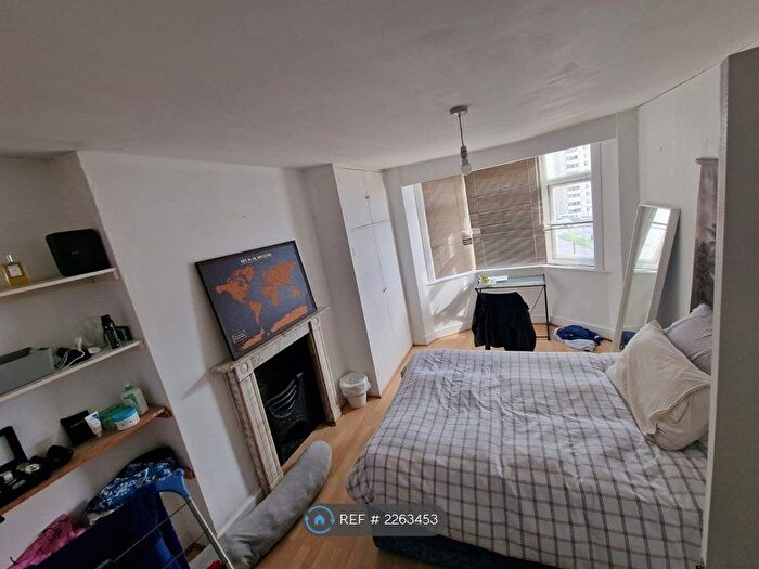 6 Bedroom End Of Terrace House To Rent In Egremont Place, Brighton, BN2