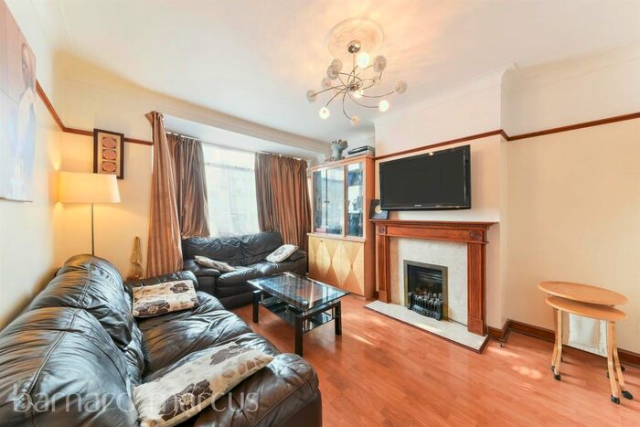 4 Bedroom Property To Rent In Stafford Road, Waddon, Croydon, CR0