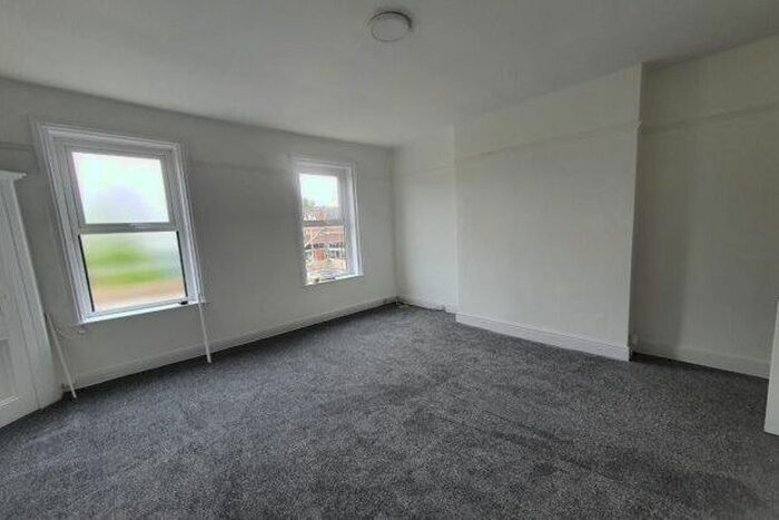 3 Bedroom Flat To Rent In Chapel Lane, Liverpool, L37