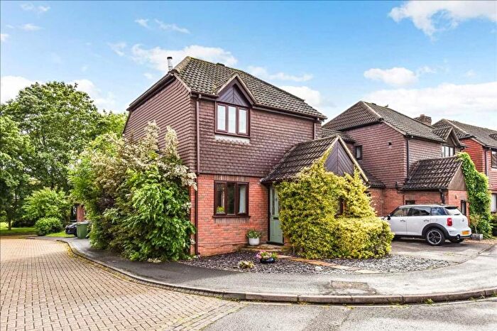 4 Bedroom Semi Detached House For Sale In Steeple Way, Fareham, PO14