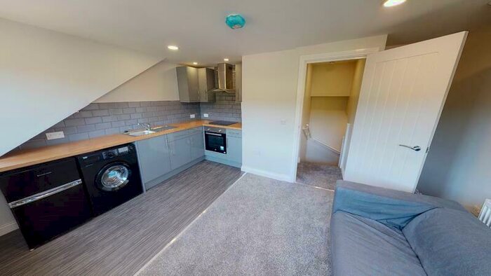 1 Bedroom Flat To Rent In Meanwood Road, Meanwood, Leeds, LS7