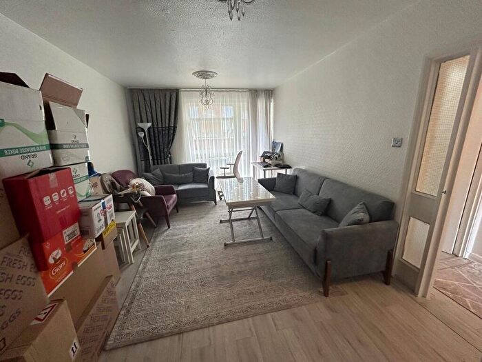 1 Bedroom Flat To Rent In Vyner Court, Hackney, London, E5