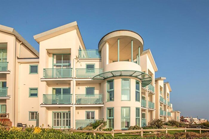 3 Bedroom Flat To Rent In Marine Drive, Rottingdean, BN2