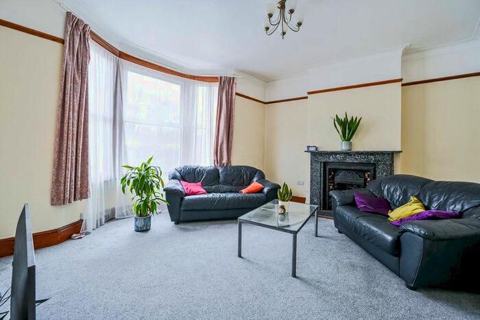 4 Bedroom Terraced House To Rent In Hillreach, Woolwich, London, SE18