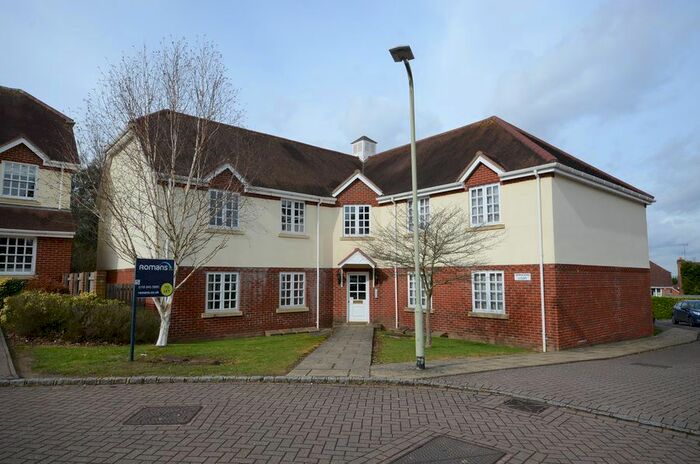 2 Bedroom Flat To Rent In Pursers Farm, Spencers Wood, Reading RG7