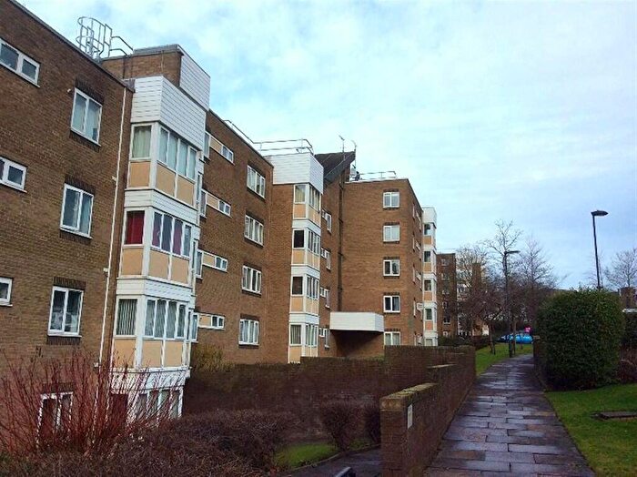 2 Bedroom Flat To Rent In Hadrian Court, Garth Thirtythree, Newcastle Upon Tyne, NE12