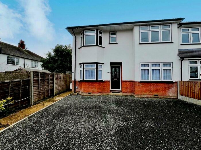 2 Bedroom Maisonette To Rent In York Road, Shenfield, Brentwood, CM15