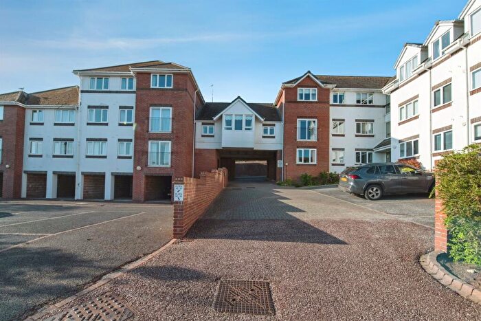 2 Bedroom Flat For Sale In Anning Road, Lyme Regis, DT7