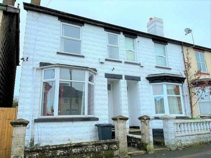 4 Bedroom Terraced House To Rent In Court Road, Wolverhampton, WV6
