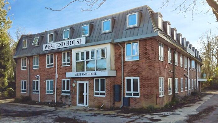 1 Bedroom Flat To Rent In West Street, Fareham, Hampshire, PO16