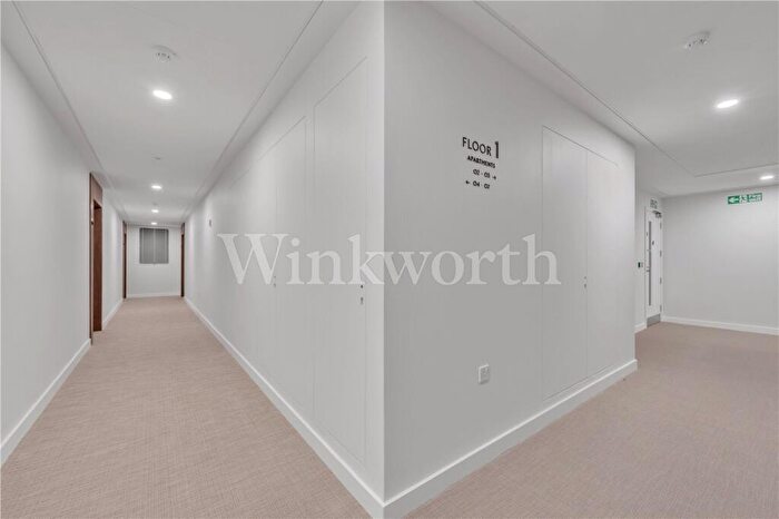 2 Bedroom Apartment To Rent In Ribbon Lane, London, NW2