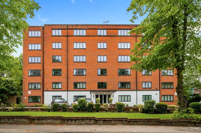 3 Bedroom Flat To Rent In Willesden Lane, London, NW2