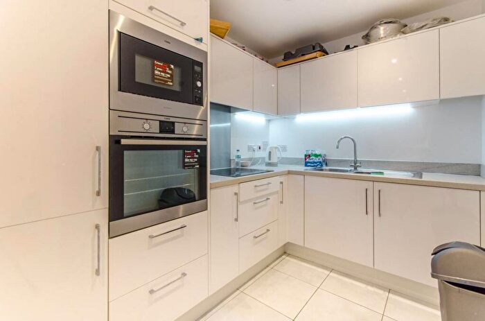 2 Bedroom Flat To Rent In Waterside Way, Tottenham, London, N17